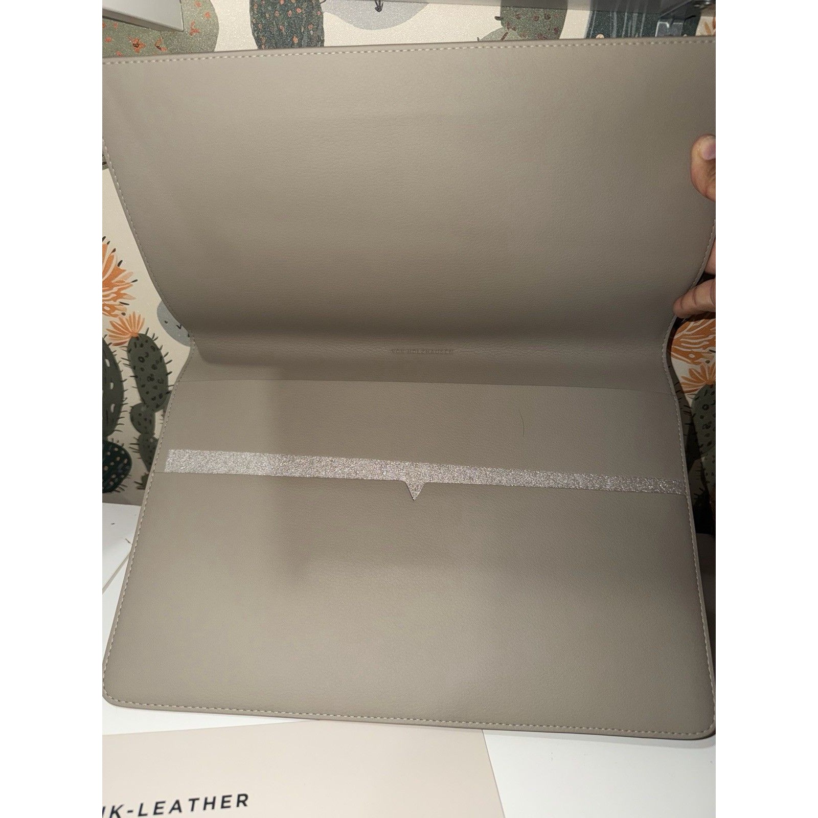New Von Holzhausen Macbook Portfolio 13 In Vegan Leather Cover Stone Gray — image 2 of 3